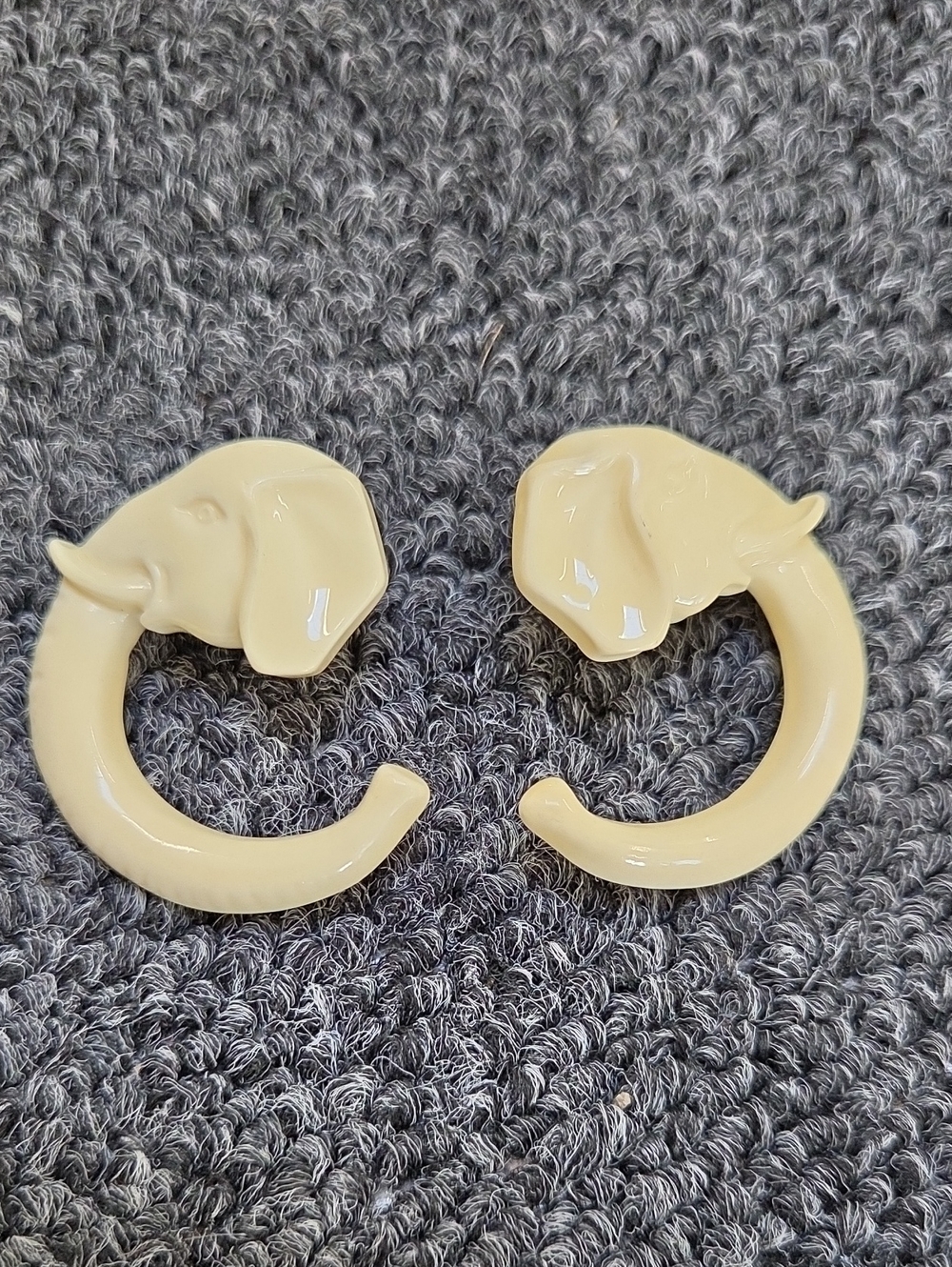 1 Pair Precious Plastic Packaderm Earrings
